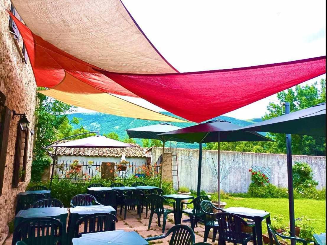 Auberge Lou Jas Soleilhas Bagian luar foto