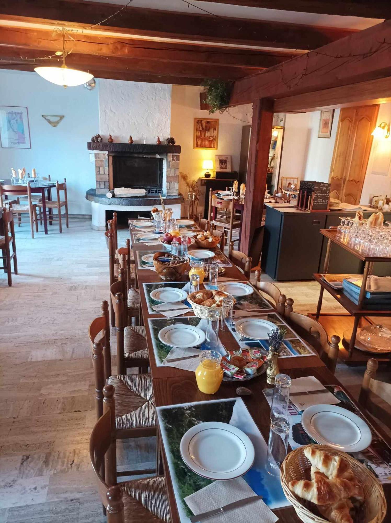 Auberge Lou Jas Soleilhas Bagian luar foto